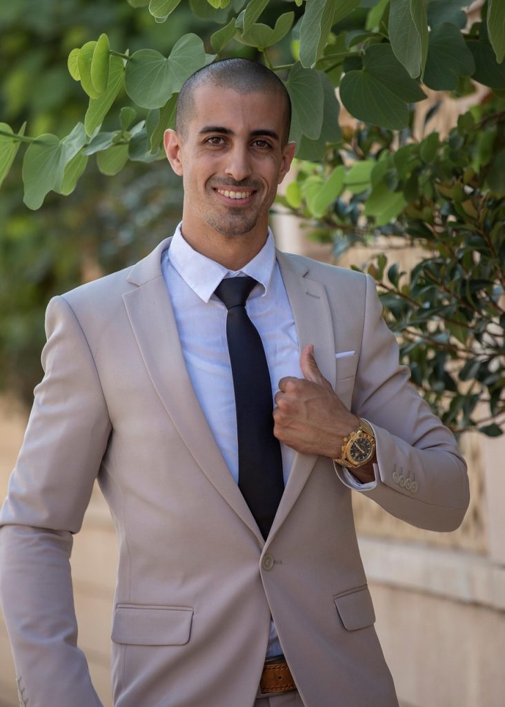 success, business, man, suit, career, professional, corporate, leadership, successful, finance, teamwork, executive, brainstorming, technology, person, businessman, job, money, financial, currency, investment, cash, wealth, rich, invest